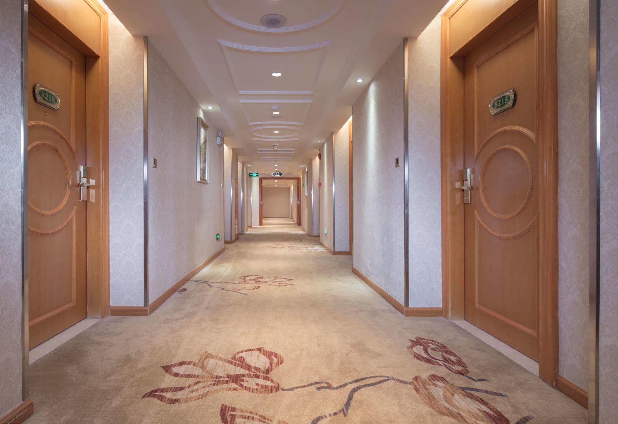 Vienna Hotel Гуанчжоу Екстер'єр фото